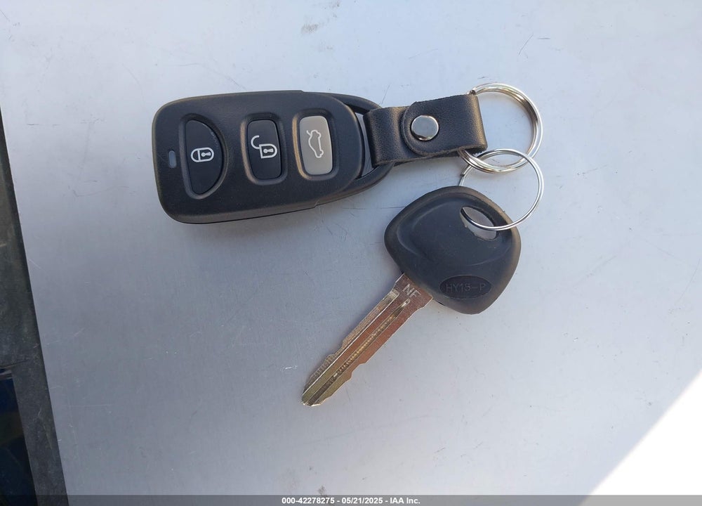 2012 HYUNDAI SANTA FE VIN: 5XYZK4AG1CG136687
