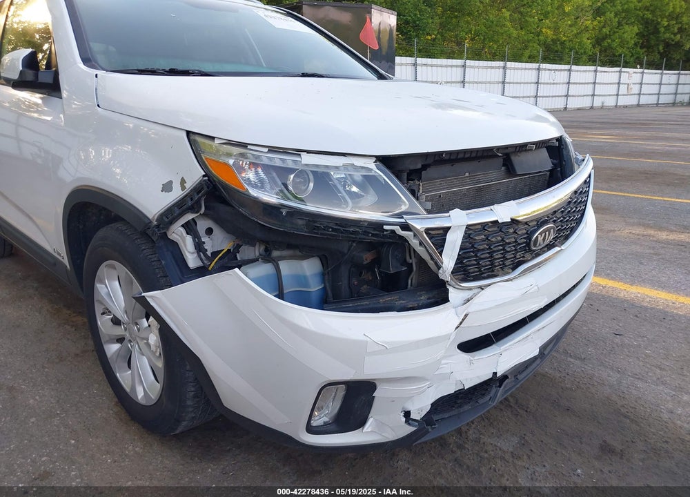 2014 KIA SORENTO VIN: 5XYKUDA73EG543425