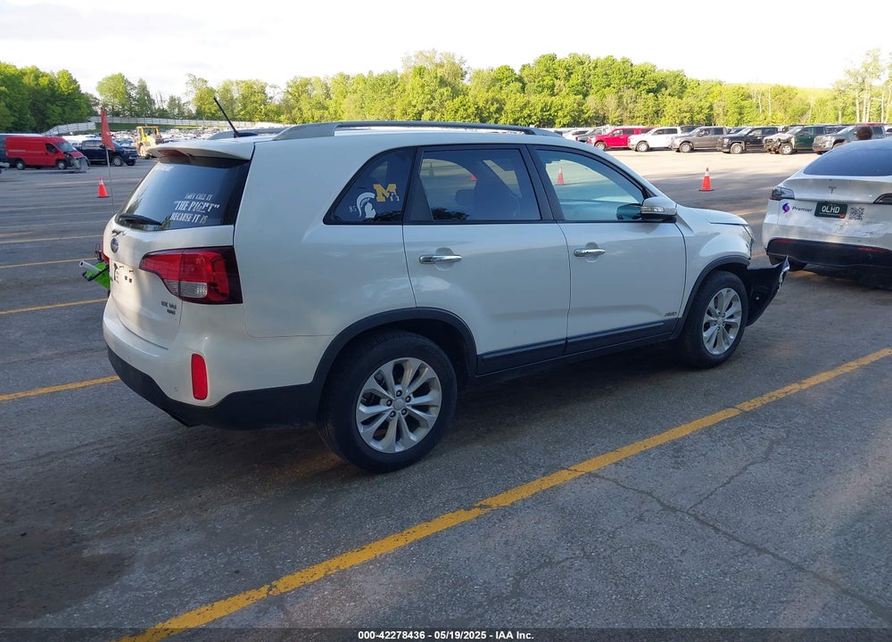2014 KIA SORENTO VIN: 5XYKUDA73EG543425