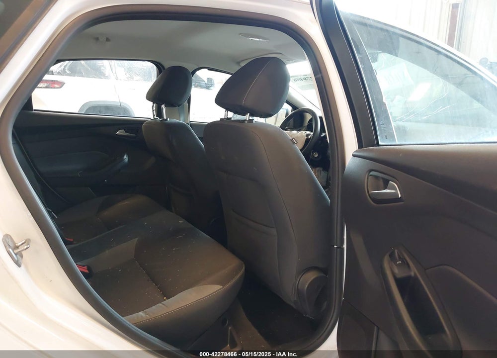 2014 FORD FOCUS SE VIN: 1FADP3F28EL313719