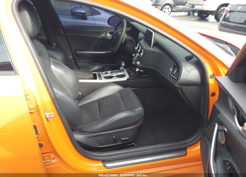 2019 KIA STINGER VIN: KNAE35LC8K6069502