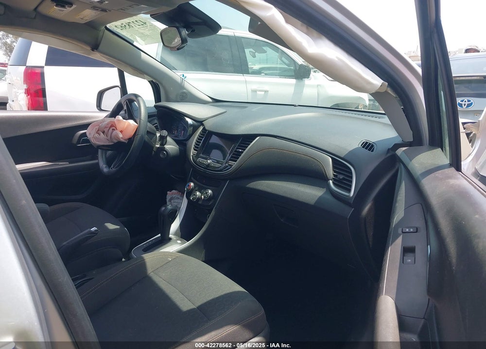 2018 CHEVROLET TRAX LS VIN: KL7CJKSB8JB593694