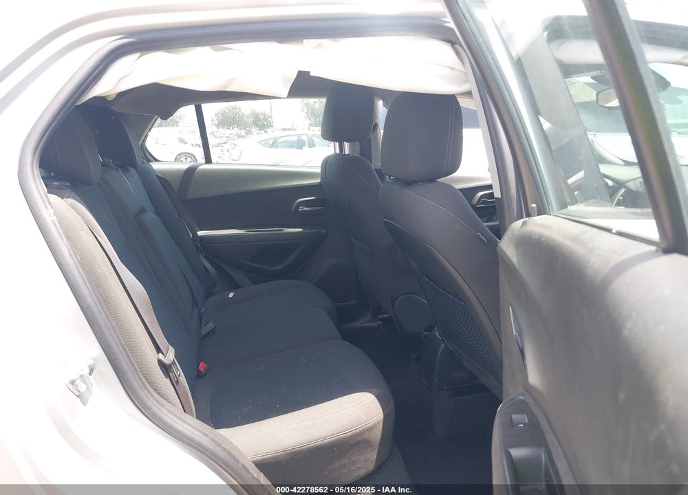 2018 CHEVROLET TRAX LS VIN: KL7CJKSB8JB593694