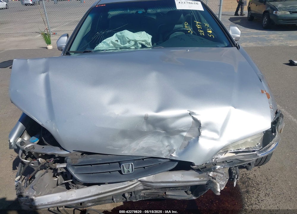 2000 HONDA ACCORD 3.0 EX VIN: 1HGCG2257YA010383