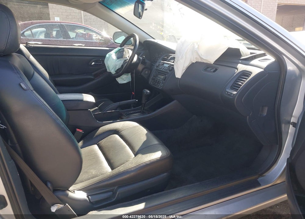 2000 HONDA ACCORD 3.0 EX VIN: 1HGCG2257YA010383
