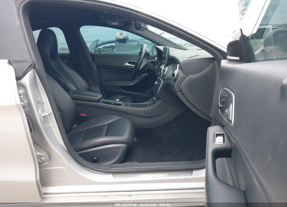 2015 MERCEDES-BENZ CLA 250 4MATIC VIN: WDDSJ4GB8FN183749