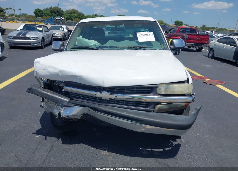 2001 CHEVROLET SILVERADO 1500 LS VIN: 2GCEC19V611365497