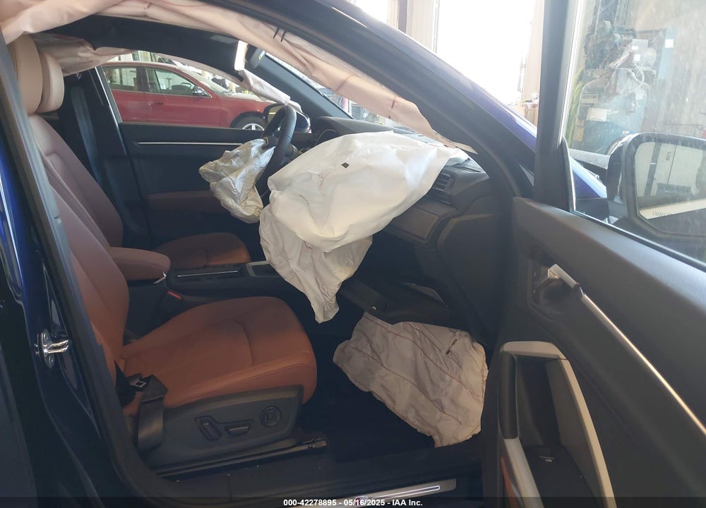 2024 AUDI Q3 VIN: WA1DECF36R1147575