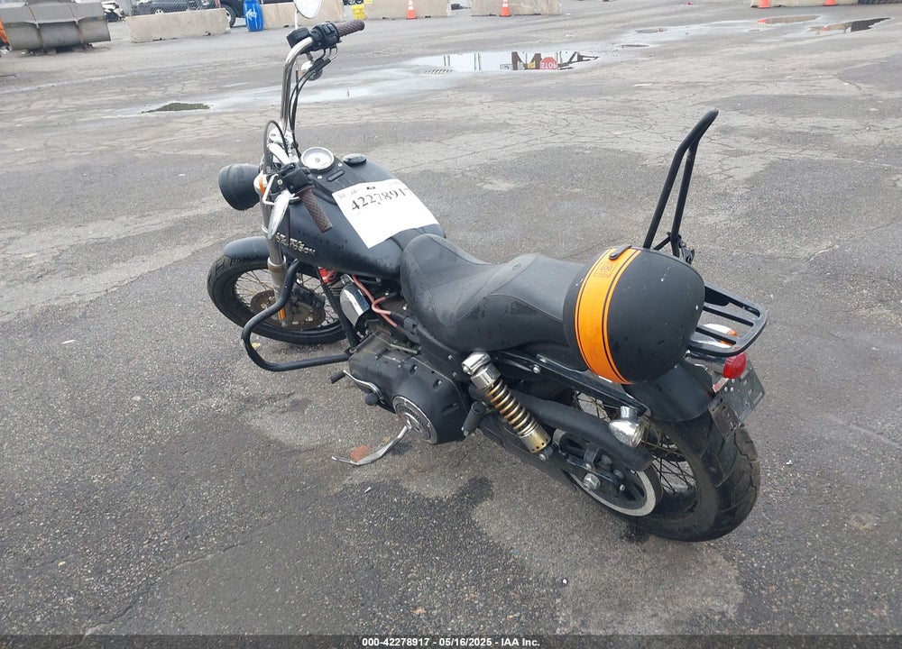 2010 HARLEY-DAVIDSON FXDB VIN: 1HD1GX413AC318589