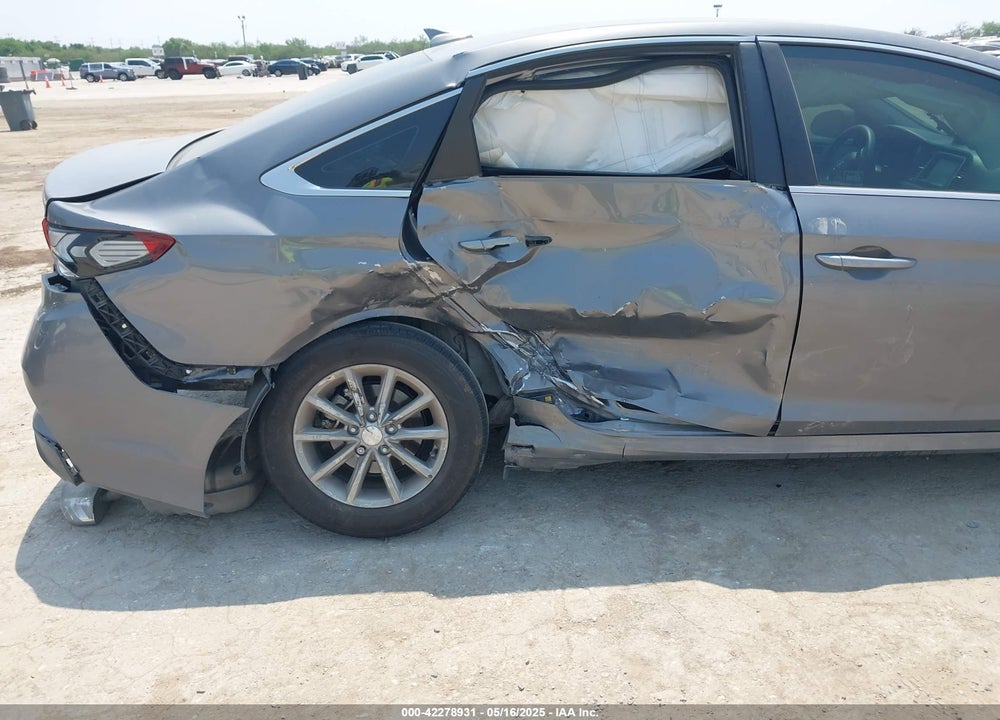 2019 HYUNDAI SONATA VIN: 5NPE24AF2KH738625