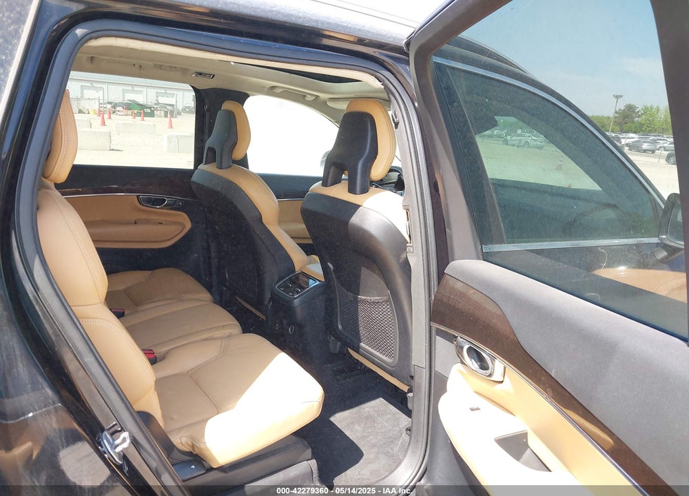 2016 VOLVO XC90 T6 MOMENTUM VIN: YV4A22PK6G1029537