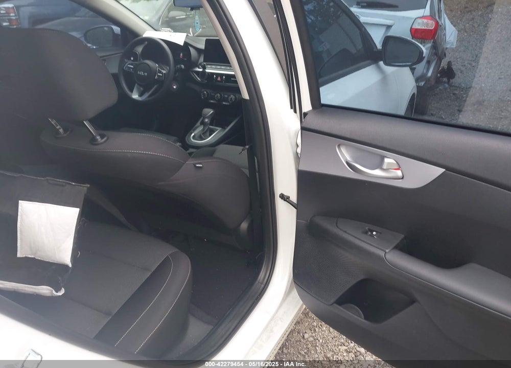 2024 KIA FORTE LXS VIN: 3KPF24AD4RE819207