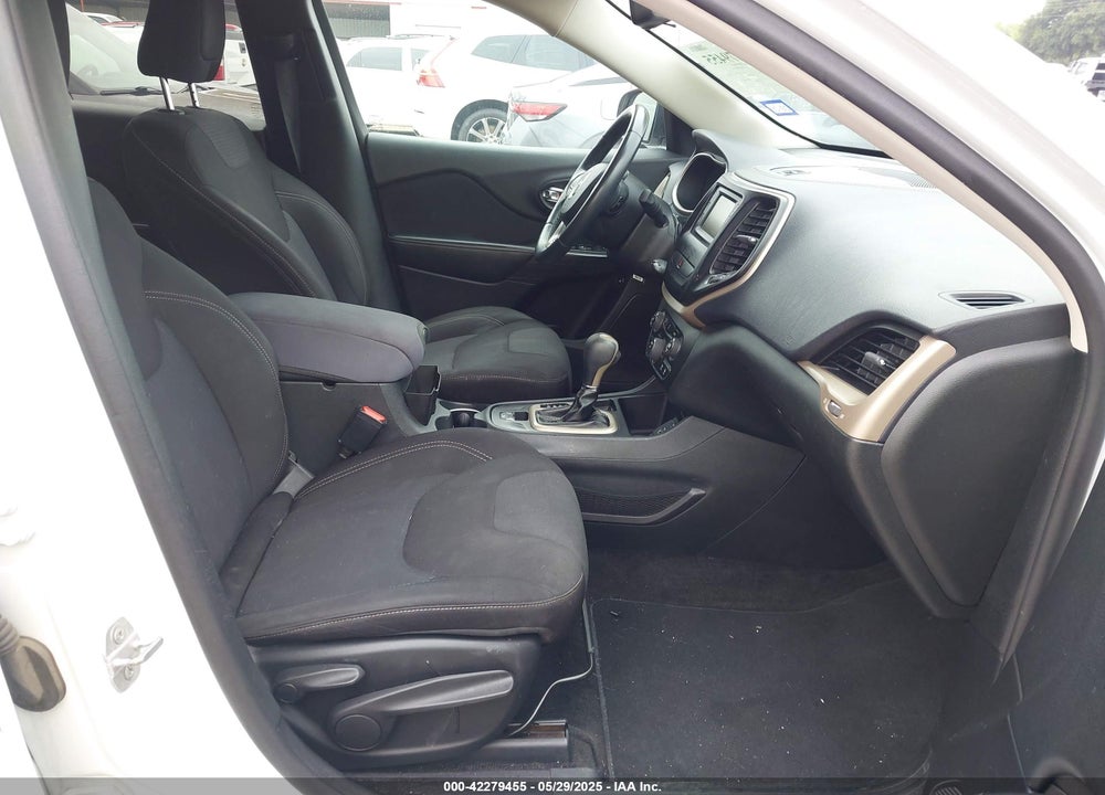 2015 JEEP CHEROKEE VIN: 1C4PJLCB9FW584317