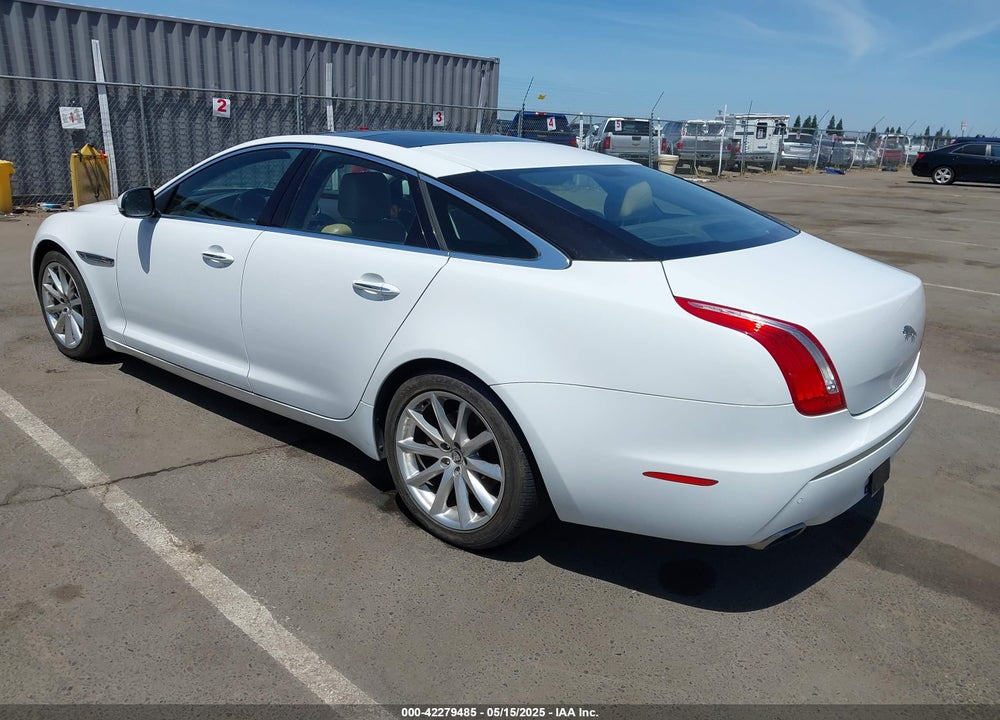 2012 JAGUAR XJ VIN: SAJWA1CB4CLV33824