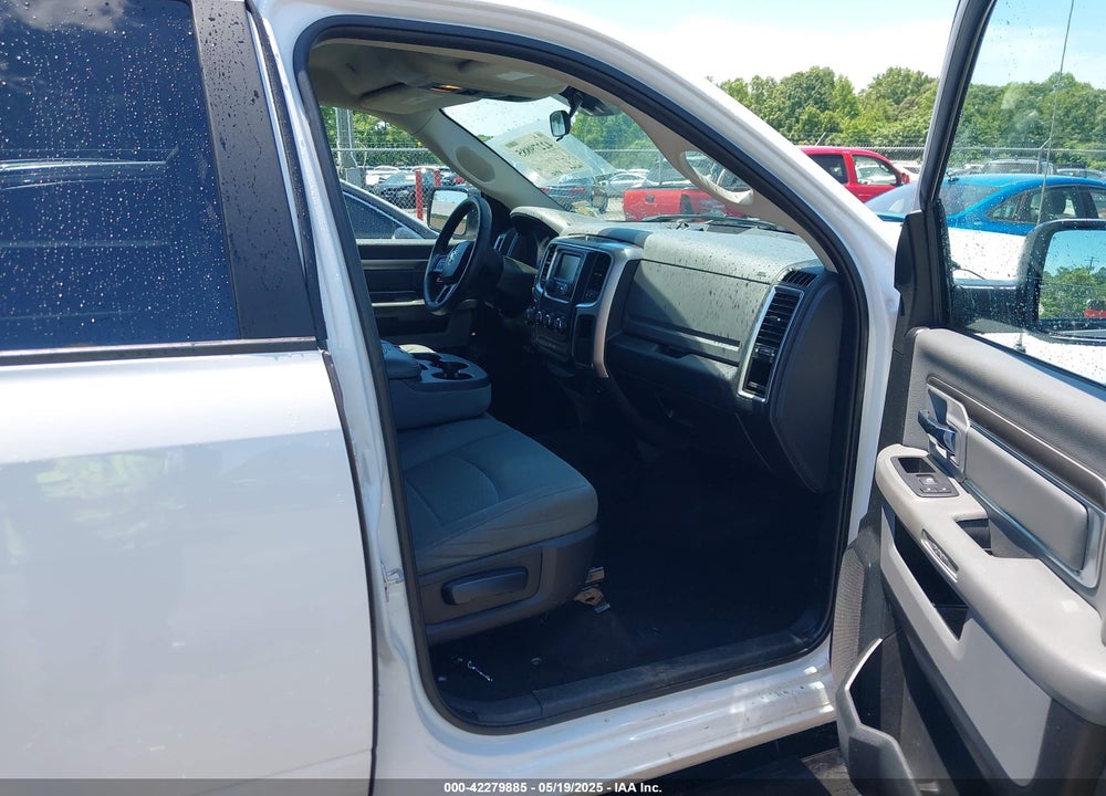 2017 RAM 1500 SLT 4X4 6'4 BOX VIN: 1C6RR7TT3HS770180