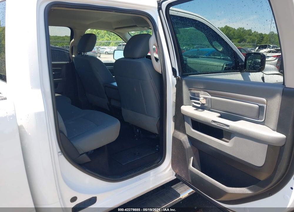 2017 RAM 1500 SLT 4X4 6'4 BOX VIN: 1C6RR7TT3HS770180
