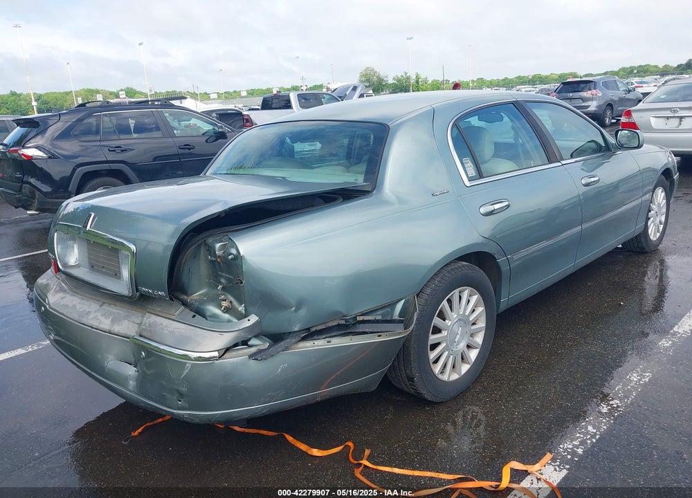 2004 LINCOLN TOWN CAR SIGNATURE VIN: 1LNHM81WX4Y616283