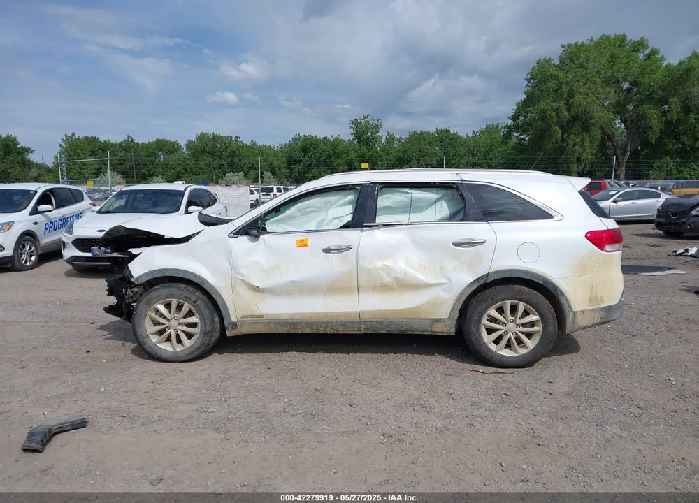 2018 KIA SORENTO VIN: 5XYPGDA50JG405217
