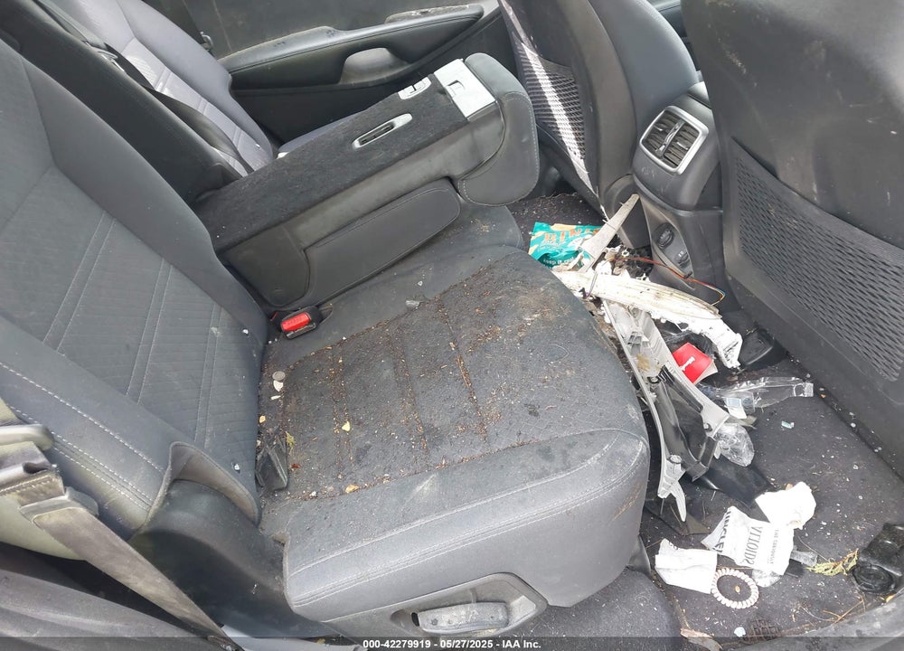 2018 KIA SORENTO VIN: 5XYPGDA50JG405217