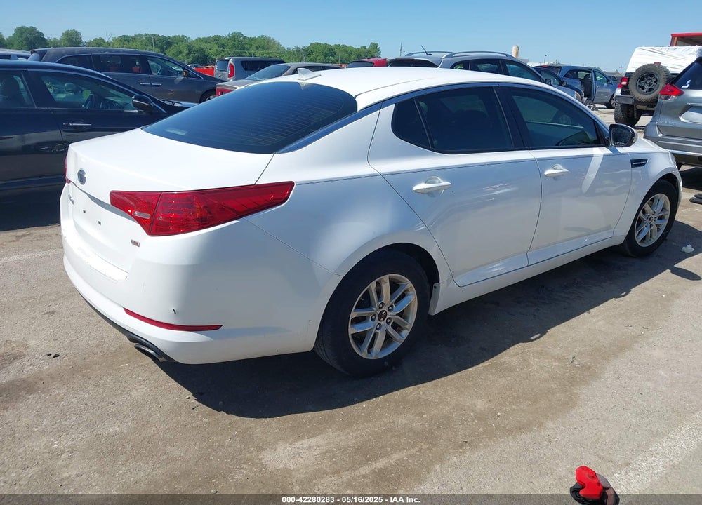 2011 KIA OPTIMA VIN: KNAGM4A77B5152866