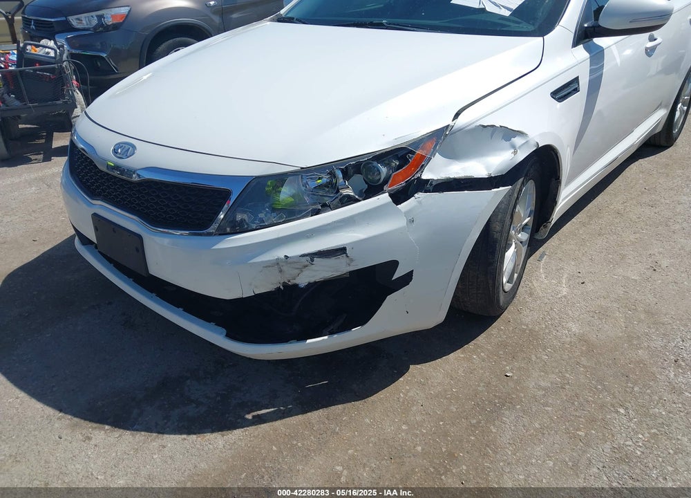 2011 KIA OPTIMA VIN: KNAGM4A77B5152866