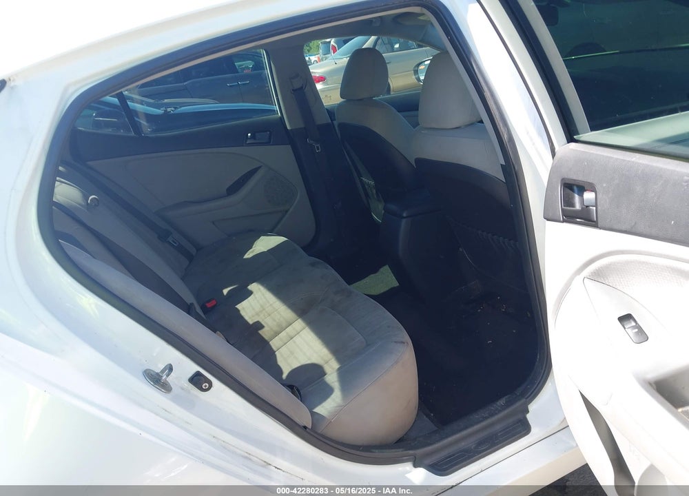 2011 KIA OPTIMA VIN: KNAGM4A77B5152866