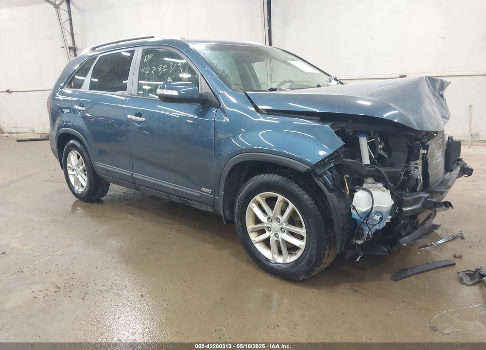 2015 KIA SORENTO LX VIN: 5XYKTCA66FG583066