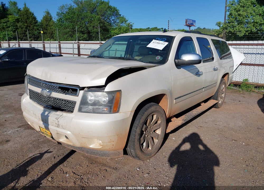 2010 CHEVROLET SUBURBAN 1500 VIN: 1GNUKKE36AR129309
