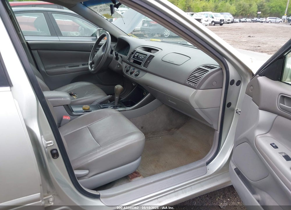 2004 TOYOTA CAMRY VIN: JTDBE32KX40270367
