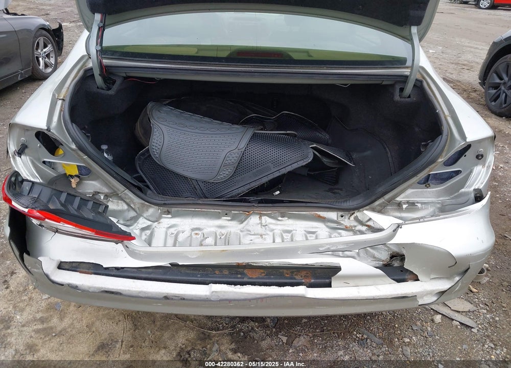 2004 TOYOTA CAMRY VIN: JTDBE32KX40270367