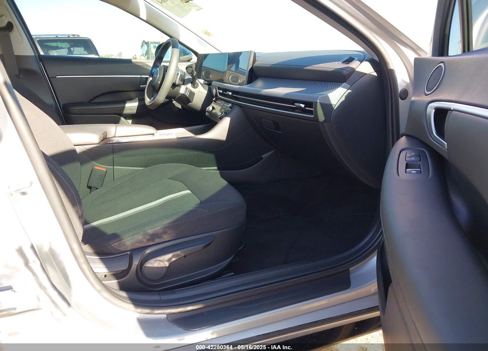 2024 HYUNDAI SONATA VIN: KMHL64JA6RA389143