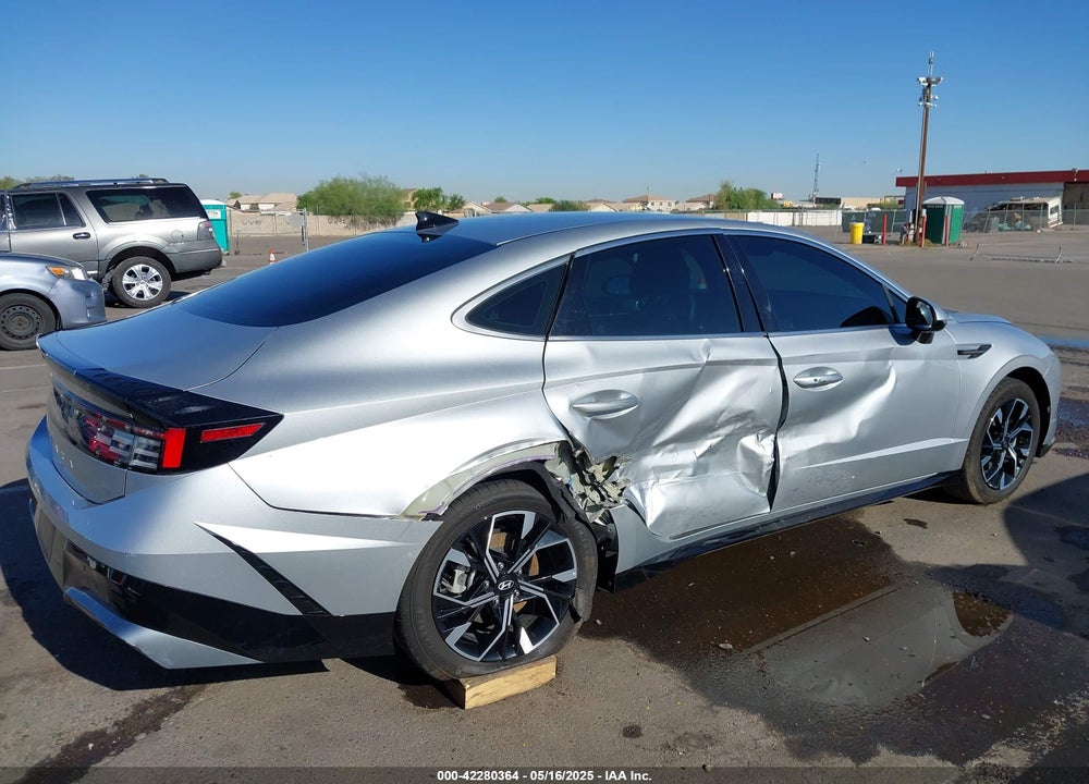 2024 HYUNDAI SONATA VIN: KMHL64JA6RA389143