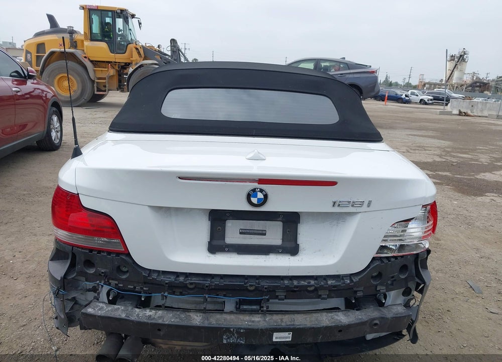 2008 BMW 128I VIN: WBAUN13508VH80273
