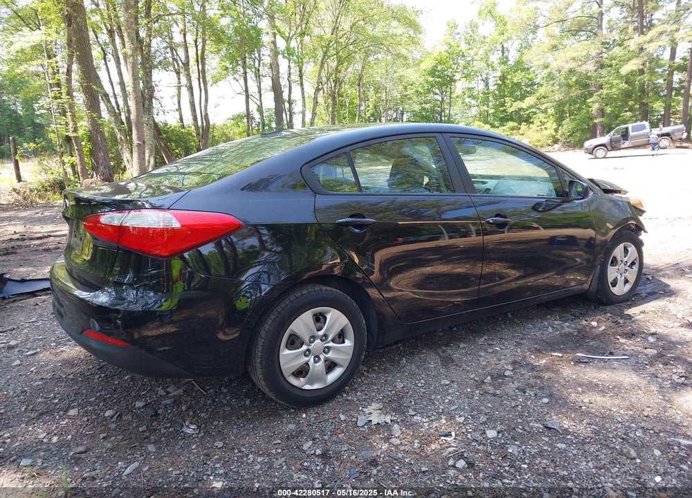 2015 KIA FORTE VIN: KNAFK4A68F5393463