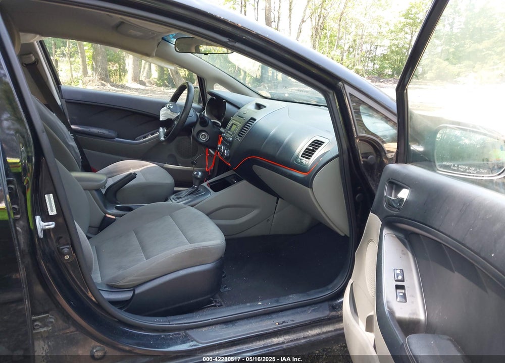 2015 KIA FORTE VIN: KNAFK4A68F5393463