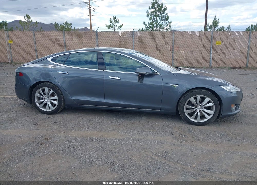 2013 TESLA MODEL S VIN: 5YJSA1CN5DFP21635