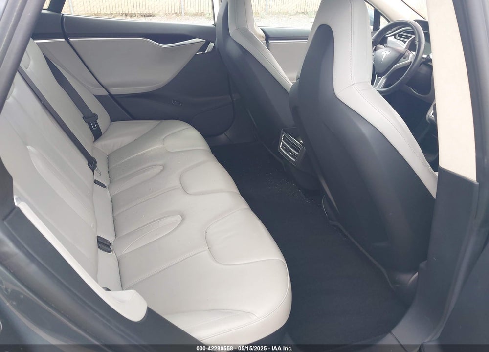 2013 TESLA MODEL S VIN: 5YJSA1CN5DFP21635