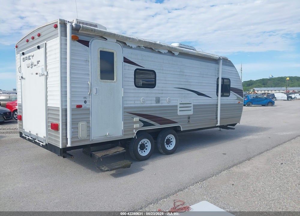 2011 FOREST RIVER GREY WOLF VIN: 4X4TCKU26BK012165