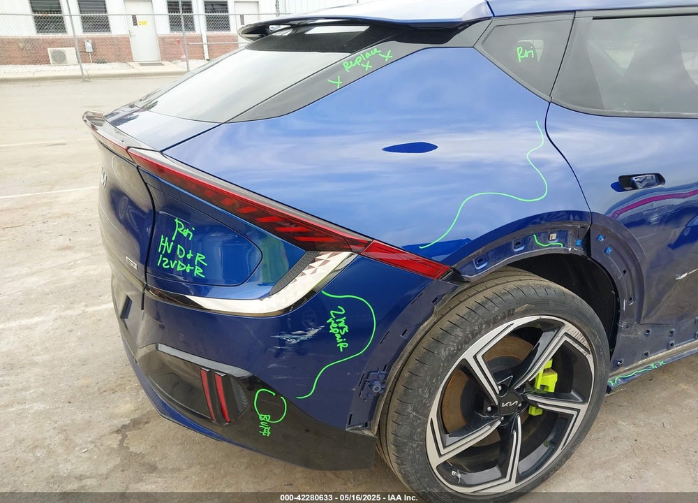 2023 KIA EV6 VIN: KNDC5DLEXP5106028