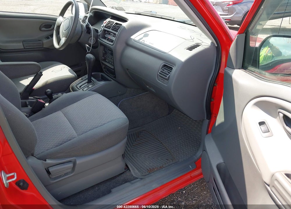 2003 CHEVROLET TRACKER HARD TOP BASE VIN: 2CNBJ13C636944393