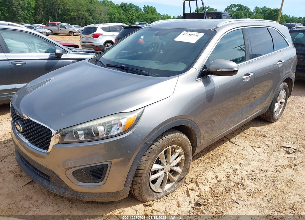 2016 KIA SORENTO VIN: 5XYPG4A38GG005588