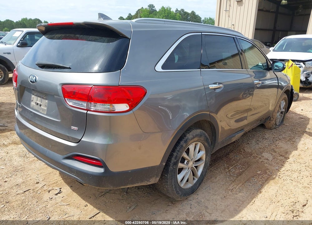 2016 KIA SORENTO VIN: 5XYPG4A38GG005588