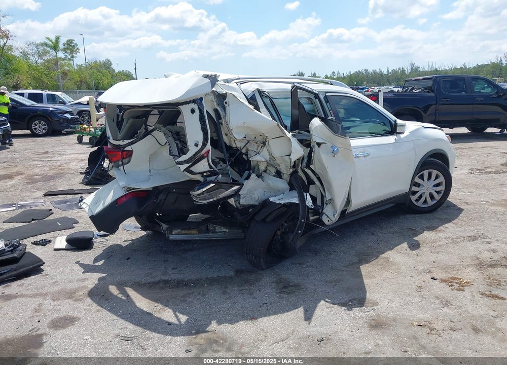 2017 NISSAN ROGUE VIN: JN8AT2MT0HW134631