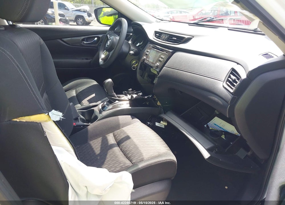 2017 NISSAN ROGUE VIN: JN8AT2MT0HW134631