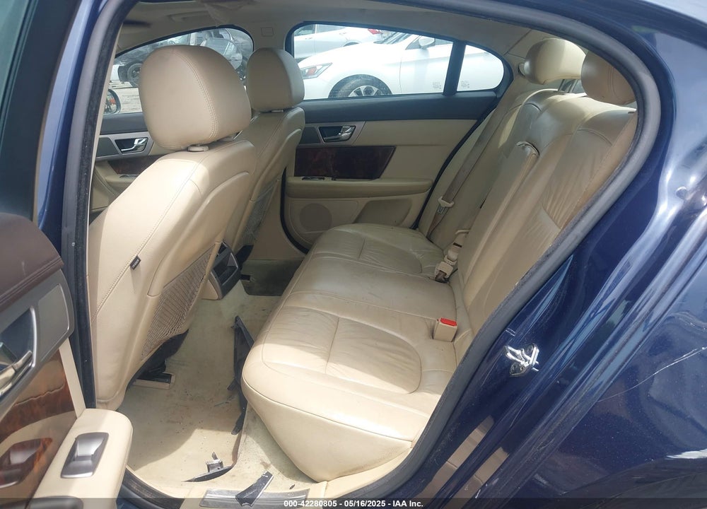 2009 JAGUAR XF VIN: SAJWA05B29HR23758
