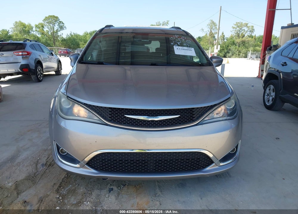 2017 CHRYSLER PACIFICA TOURING L VIN: 2C4RC1BGXHR529987
