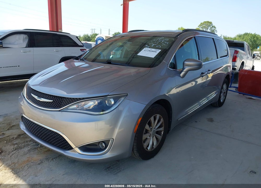 2017 CHRYSLER PACIFICA TOURING L VIN: 2C4RC1BGXHR529987