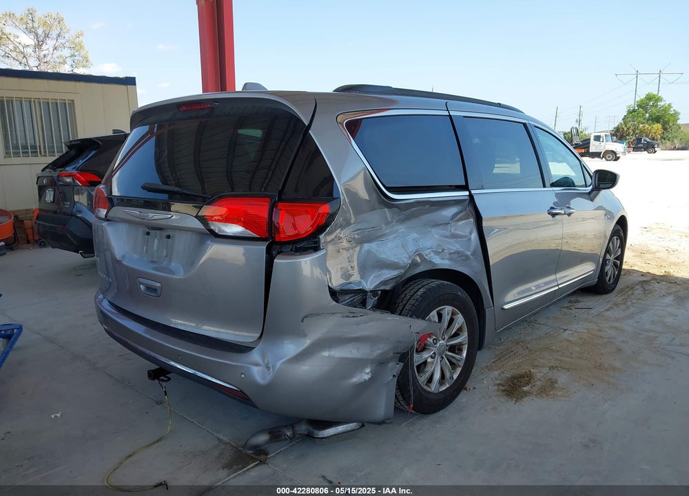 2017 CHRYSLER PACIFICA TOURING L VIN: 2C4RC1BGXHR529987