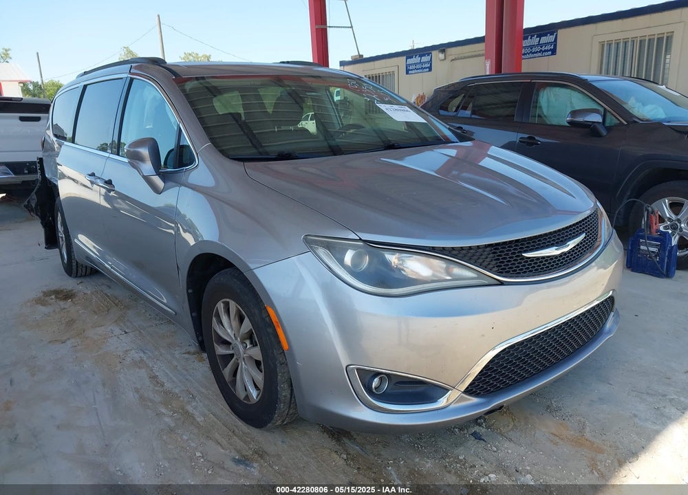 2017 CHRYSLER PACIFICA TOURING L VIN: 2C4RC1BGXHR529987