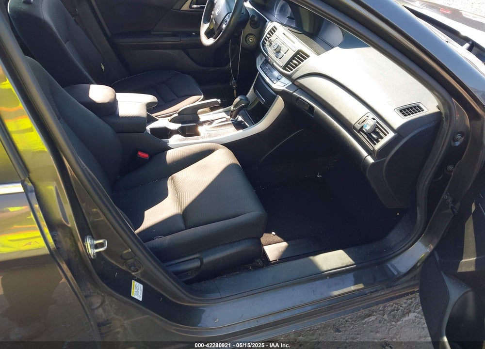 2015 HONDA ACCORD LX VIN: 1HGCR2F35FA120302